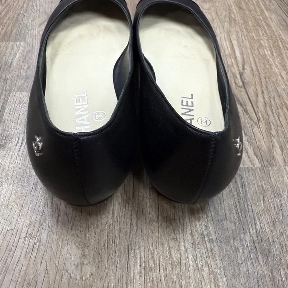 Chanel Black Leather Flats Size 37.5 - Picture 2 of 4